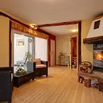 Land-gut-hotel Burgblick מלון