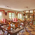מלון Land-gut-hotel Burgblick