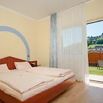 Land-gut-hotel Burgblick 3*