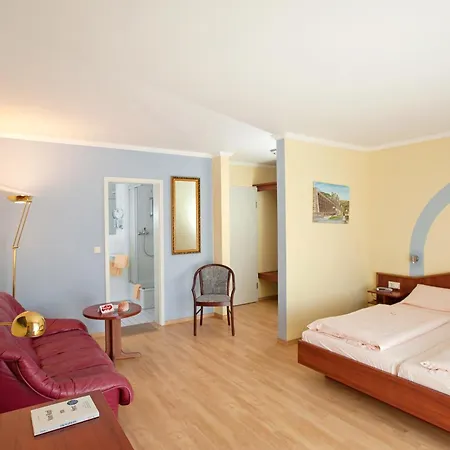 Land-gut-hotel Burgblick 바트크로이즈나흐