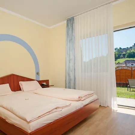 Land-gut-hotel Burgblick 3*