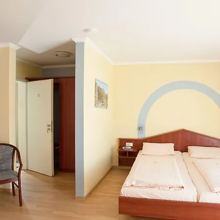 Land-gut-hotel Burgblick Hotel 3*